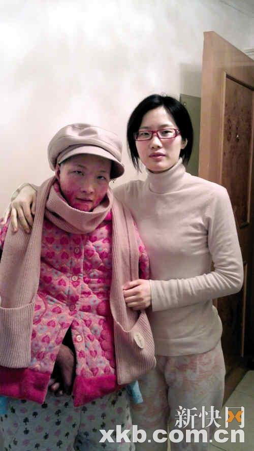 宜黄钟家五兄妹陪母亲病房过年 感谢网友赐力量