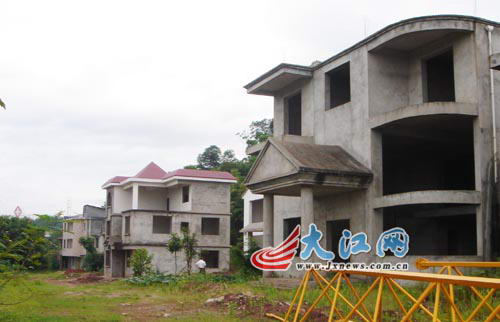 网曝赣州山林被私挖建私家别墅房主系公务员(图)